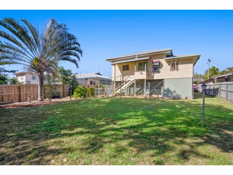 8 Brecknell Street, The Range QLD 4700